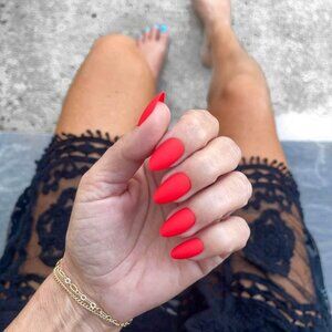 Red Aspen Nail Dashes – Meet Me In Fiji, Farah Press On Nails